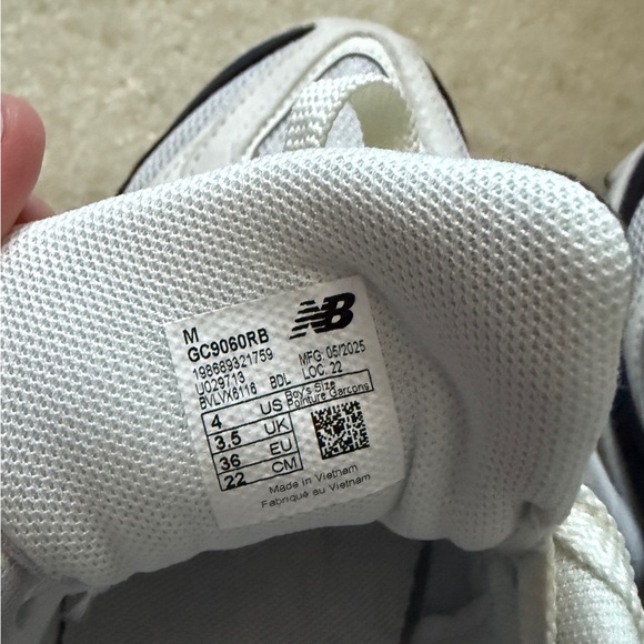 New Balance 9060 (size 4 in boys, fits women size 6-6.5) - excellent condition - Picture 5 of 5